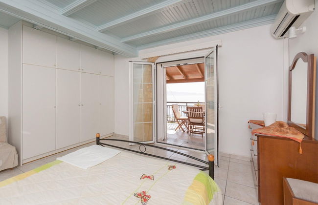 Fotini Walk to Beach Sea Views A C Wifi Car Not Required - 292 - Foto 23