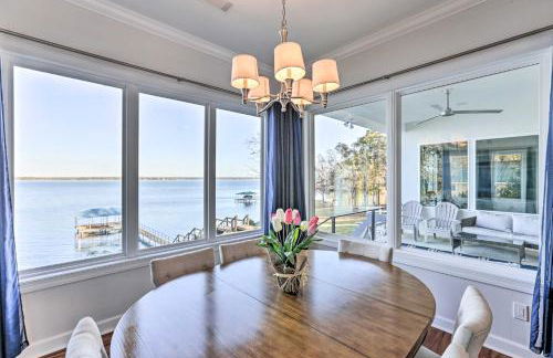 Beautiful Waterfront Getaway with Dock! - Foto 12