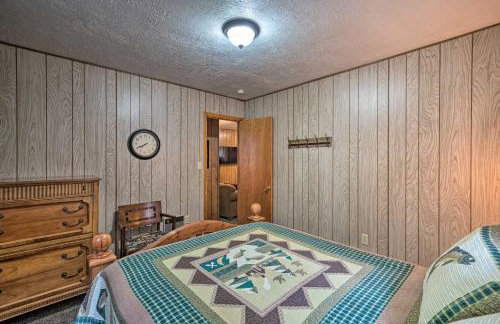 2 Cozy Island Park Cabins with Near the Lake! - Foto 12