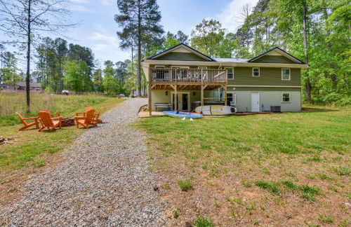 Waterfront Townville Home with Hot Tub and Dock! - Foto 36