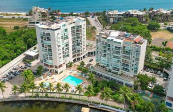 Beautiful 2-bedroom apartment with a view, air conditioning, beachfront - Foto 1
