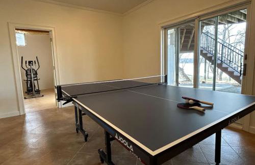 Immerse in Luxury Grand 5BR Lakefront Haven Views - Foto 39