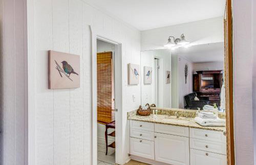 Hill country gem with private pool, deck, firepit, Ping-Pong, foosball, & WiFi - Photo 26