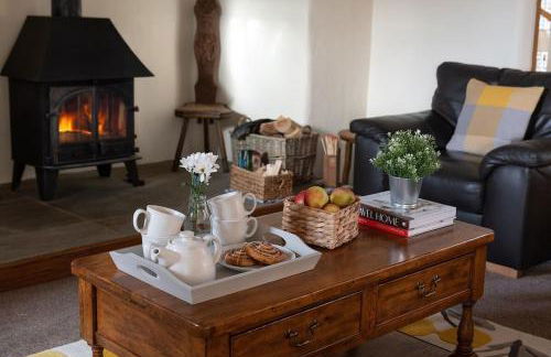 PLAS IWRWG GRANARY - Stunning Barn Conversion based in North Wales - Photo 4