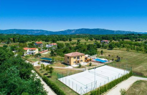 Awesome Home In Sumber - Foto 18