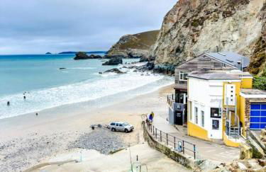 Luxury Cornish Cottage & Modern Cabin with Garden, Central St Agnes - Foto 26