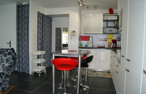 Victoria-T2-41m2-Balcon, wifi, linge, produits, ménage inclus - Foto 12