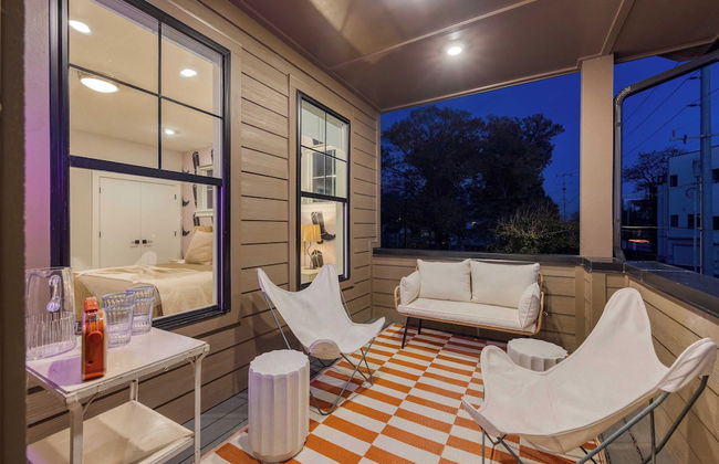 The Stage by Avantstay Chic 4bdr w/ Covered Balcony Modern + Newly Built - Photo 36