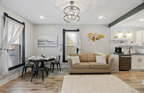 Workfriendly home with priv yard, near downtown - Foto 6