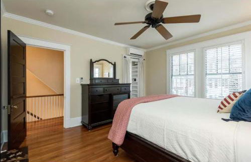 Historic Row Home 1 Block from Gate 1 at USNA - Foto 33