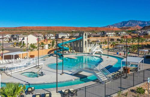 Adventure Base Camp Pet Friendly with Resort Living Pool, Arcade, Pickle-ball - Foto 26