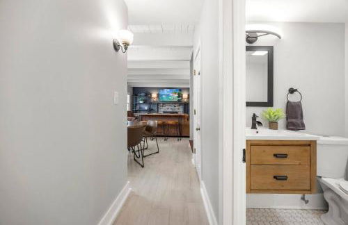 NEW Calle De Santiago in the Heart of Pensacola! - Foto 17