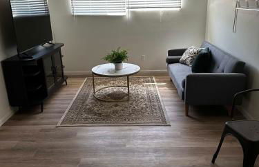 Mid-Century Modern 4BR WIF SmrtTV Coffee Patio - Photo 19