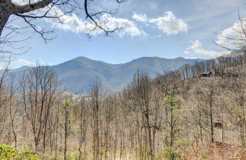 Stunning Maggie Valley Getaway with Decks, Fire Pit! - Foto 36