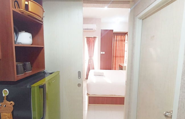 Modern Look And Homey Studio Amartha View Apartment - Photo 13