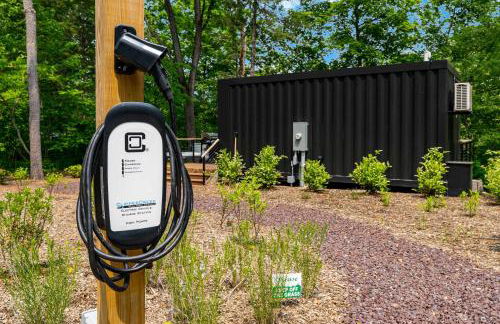 Modern Riverside Cabin w Hot Tub Fire Pit Kayaks - Foto 29