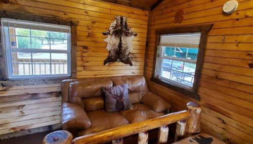 Wooden Rustic Cabin Great for Outdoor Activities in Liberty, Kentucky - Foto 4