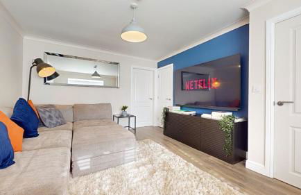 Rare find - new build 3 bedroom house near Cheshire Oaks - Photo 39