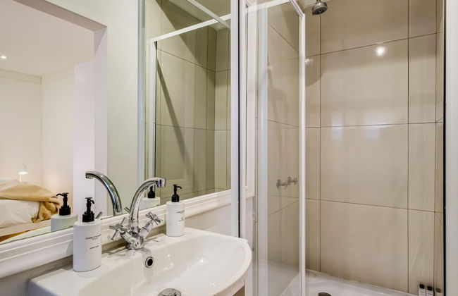 Unwind in Coastal Charm at Villa Santorini - Photo 47