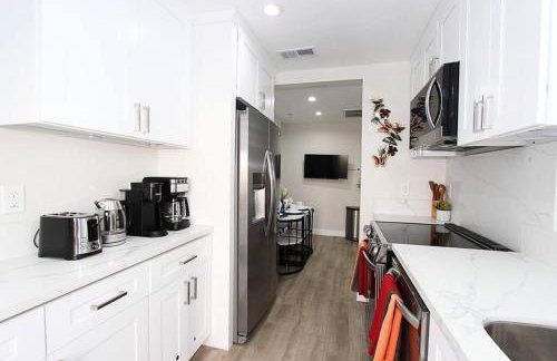 NEW! 2-Bedroom Fontana Guest House close to Kaiser Permanente - Photo 16