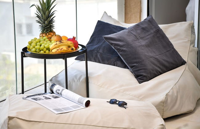 Modern Gem with Stunning Balcony by Sea N Rent - Photo 18