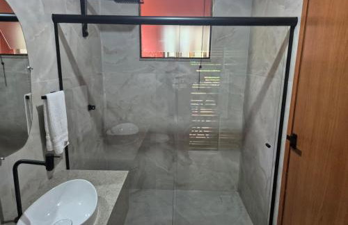 Chalé da Cachoeira - Cachoeira particular dentro da hospedagem - Foto 51