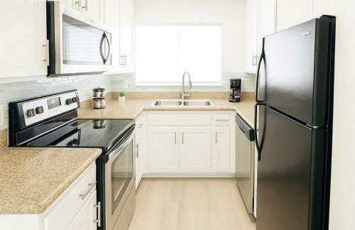 Spacious 2BR Townhouse - 3 Queens - Sleeps 8 - Foto 18