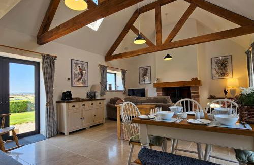 Beautiful Views Historic 16th Cent Barn Conversion - Pass the Keys - Foto 11