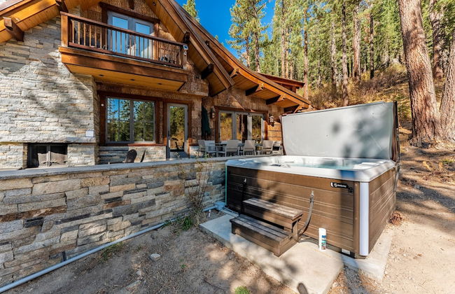 Hunter by Avantstay Riverfront Cabin w Prvt Cottage 5mins From Palisades - Photo 2