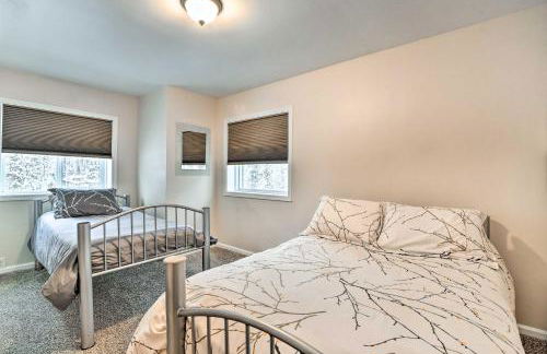 Peaceful Mountain-View Home - Walk to Kenai Lake! - Foto 16