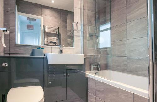 Long Stays, Contractors & Re-locators, 2BR Home in SK14, WIFI, Parking, Sleeps 5 - Foto 30