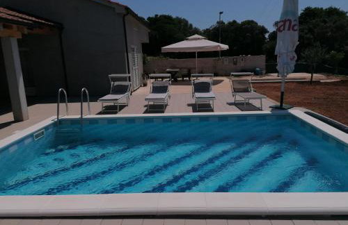 House with pool - Foto 14