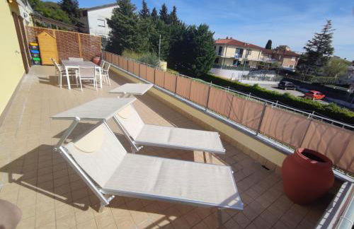 Appartamento L'Azalea - a due passi da Numana con grande terrazzo e piscina condominiale stagionale - Foto 4