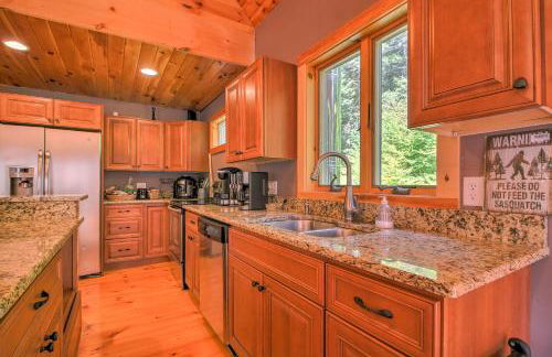 Mt Snow Home with Privacy Hot Tub Firepit - Foto 11