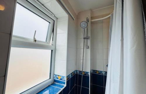 Town centre with parking - Foto 6