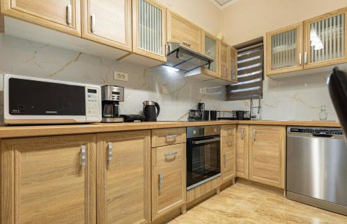 Blissful Residence with Pool by 8essentially - Foto 40