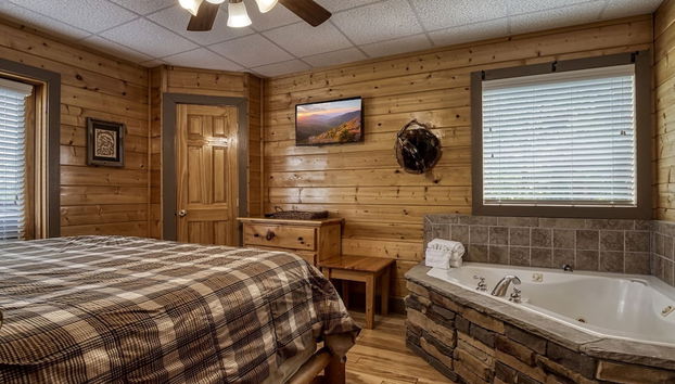 Ern858 - Eagles On High - Great Location! Close To All The Action! 3 Bedroom Cabin by RedAwning - Foto 5, Habitación