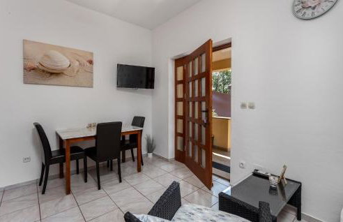 1 Bedroom Cozy Apartment In Kostrena - Foto 10