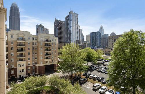 Cozy Urban Getaway - Free Parking, Gym, Stadium - Foto 41