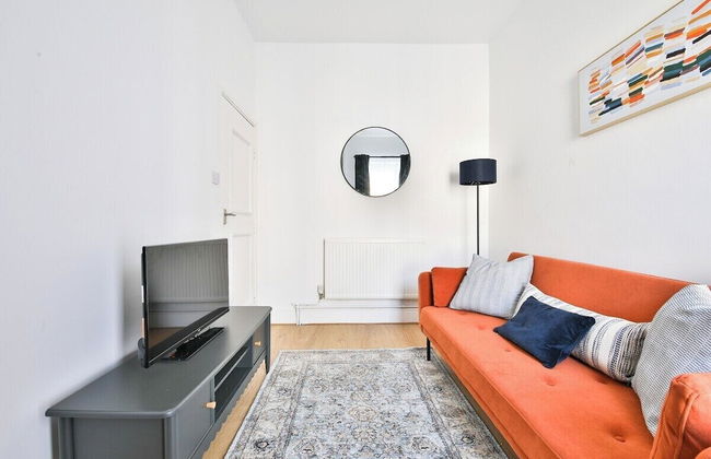 Beautifully Designed 2 Bed Apartment - Foto 1