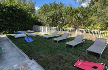 Beachfront Oasis w Htd Pool Cinema Game-Room Tiki - Foto 11