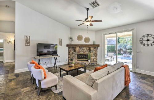 Tee Off, Relax Poolside! Family Home in Scottsdale - Foto 2