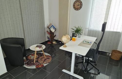 Zentrales City-Apartment mit Garage und Arbeitsplatz geeignet für Business und Familie - Foto 18