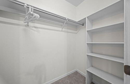 Golden View Townhouse - Walk to Downtown! - Photo 37