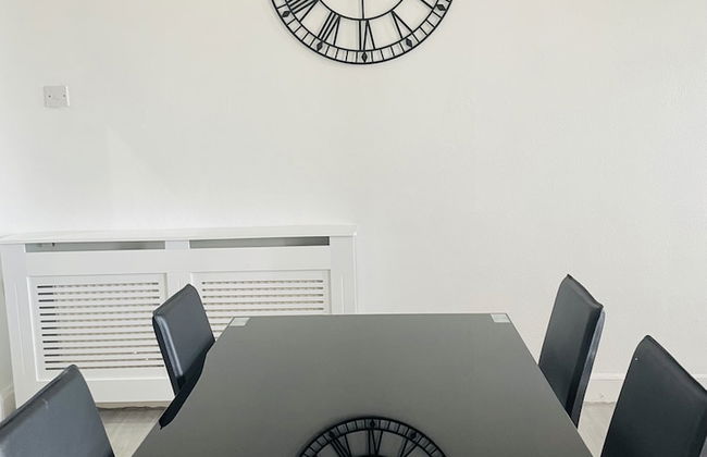 Luxury 3 Bedrooms Entire Flat - Self Check in & Check out - Photo 12