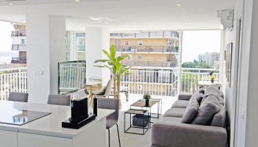 Loft Deluxe, Luminoso, Parking y Piscina - A 100 m del Mar AC - Foto 2