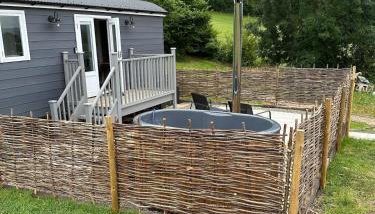 Cosy Hut Immersed in Nature with Private Hot Tub - Foto 1