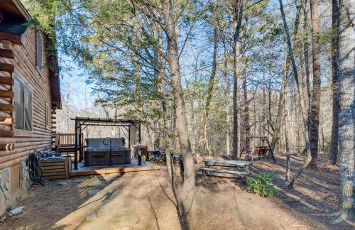 Pet-Friendly Cabin with Loft 5 Mi to Lake Lure! - Foto 23