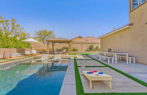 GAMEROOM, King Beds, Movie Projector, Heated Saltwater Pool, Golf and Games! - Foto 43