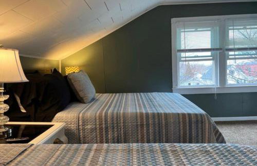 Charming 3 Bedroom Home 6 Beds Sleeps up to 12 - Foto 7